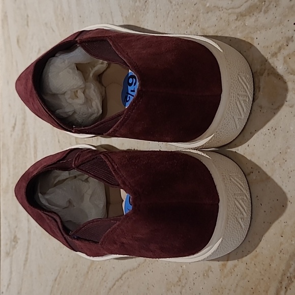 NAYA  Burgundy Suede loafers 6.5 - Picture 3 of 6